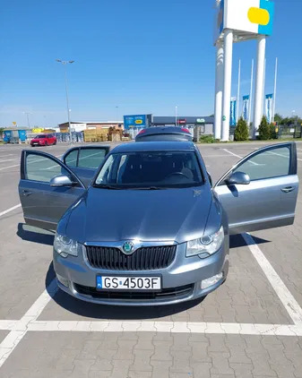 samochody osobowe Skoda Superb cena 29500 przebieg: 296361, rok produkcji 2012 z Nysa